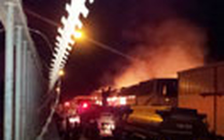 Cháy lớn tại cụm tiểu thủ công nghiệp Ngãi Giao